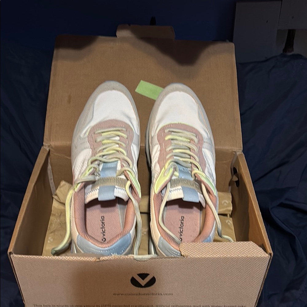 Victoria Colorful Sneakers with Pastel Accents